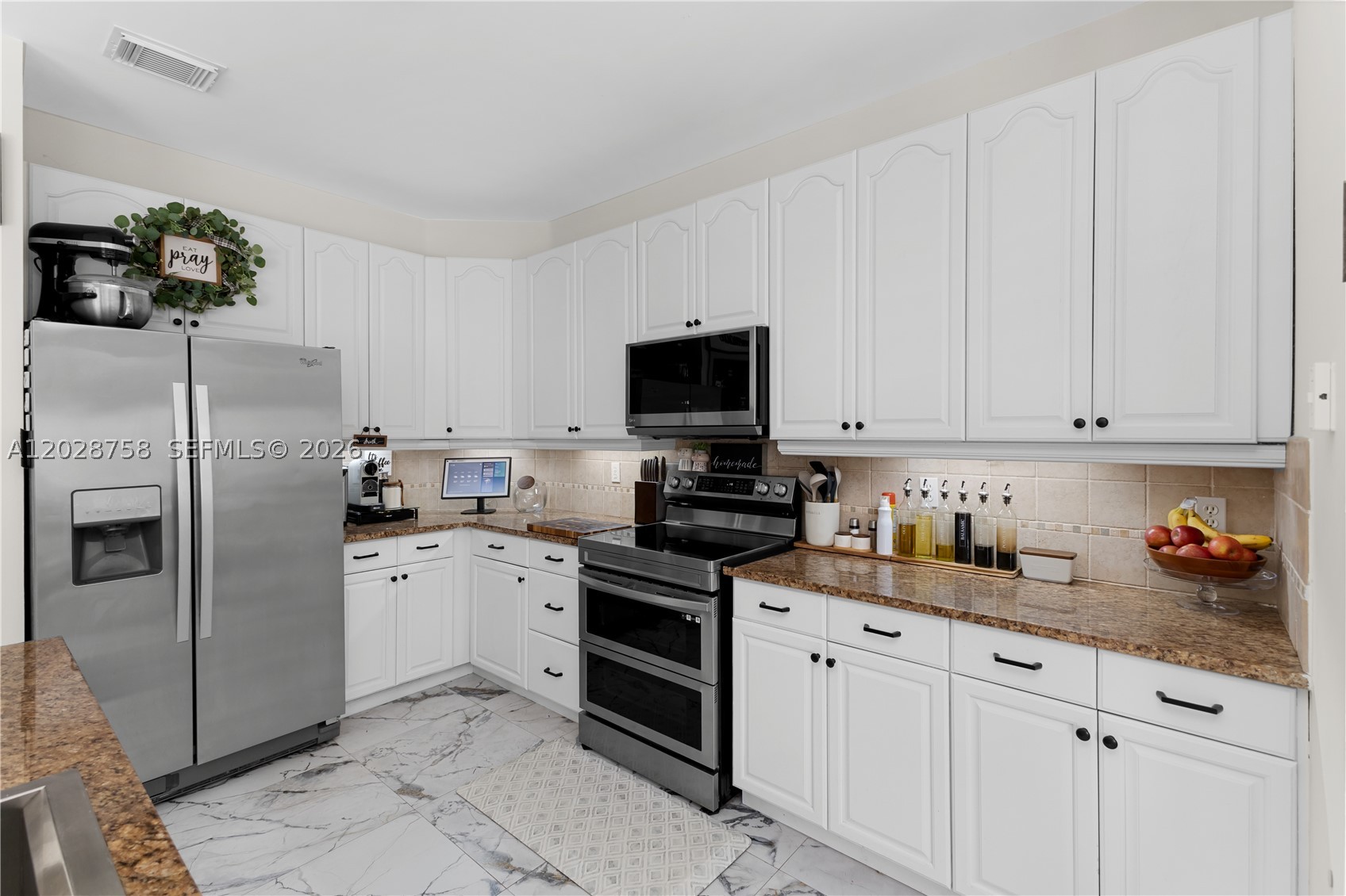 TWIN ACRES - Residential Lease
