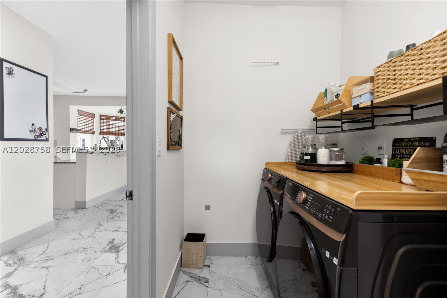 TWIN ACRES - Residential Lease
