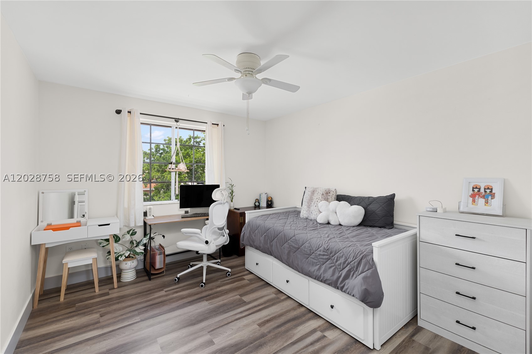 TWIN ACRES - Residential Lease
