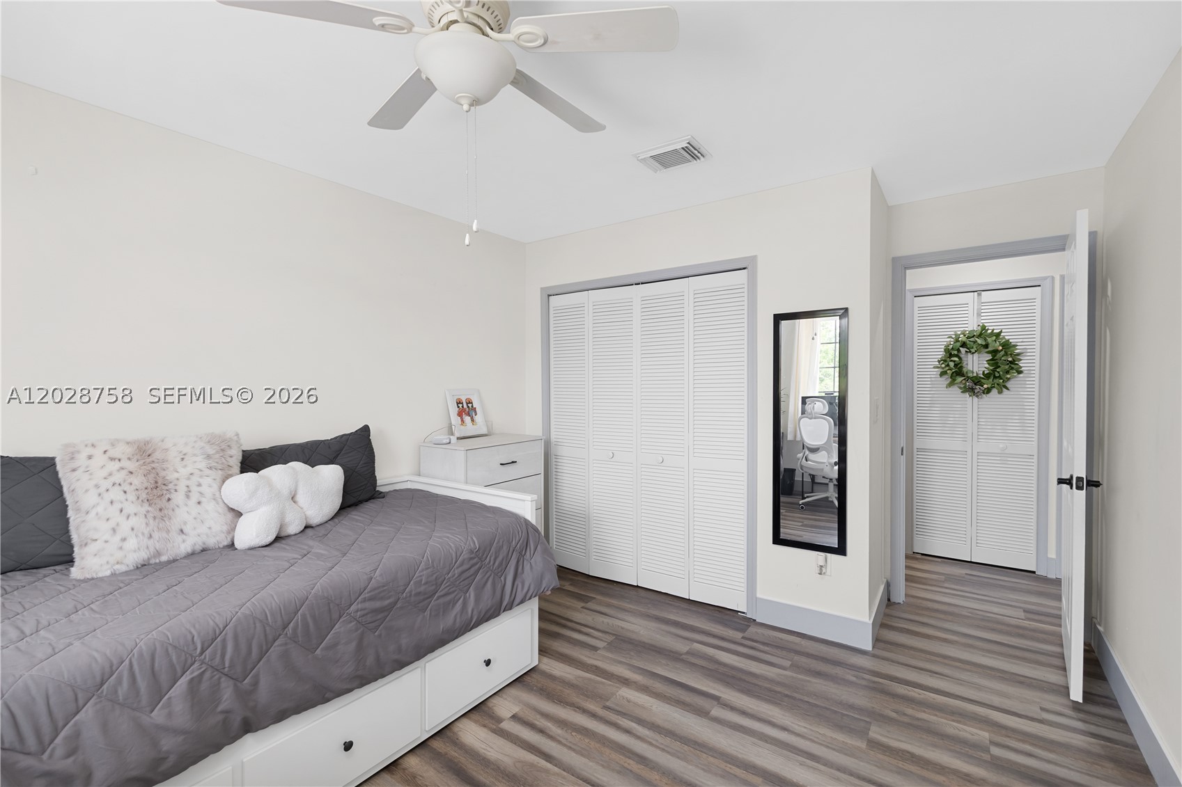 TWIN ACRES - Residential Lease
