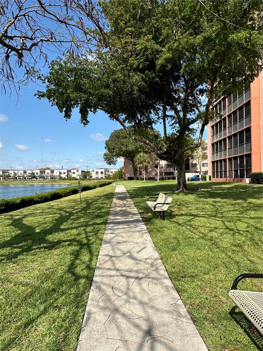 LAKEVIEW OF THE CALF CLUB - Residential Lease