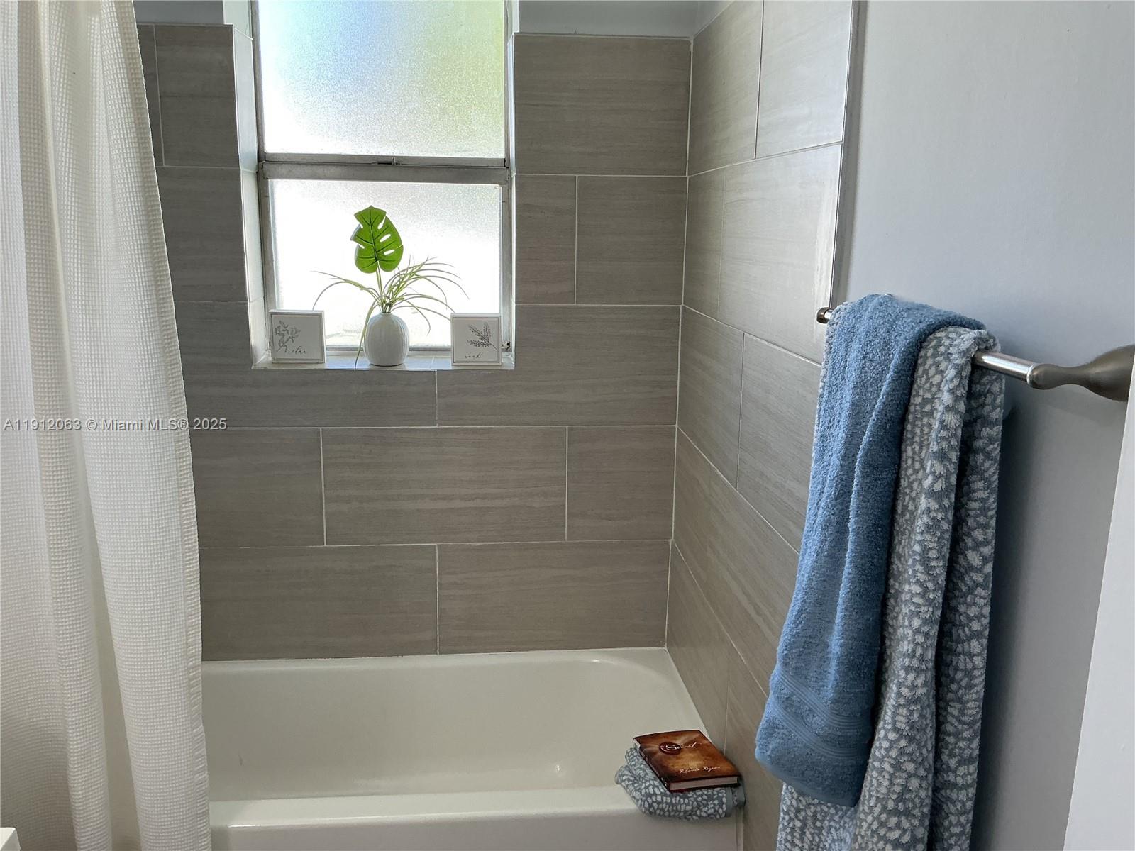 HIBISCUS GARDENS AMENDED - Residential Lease