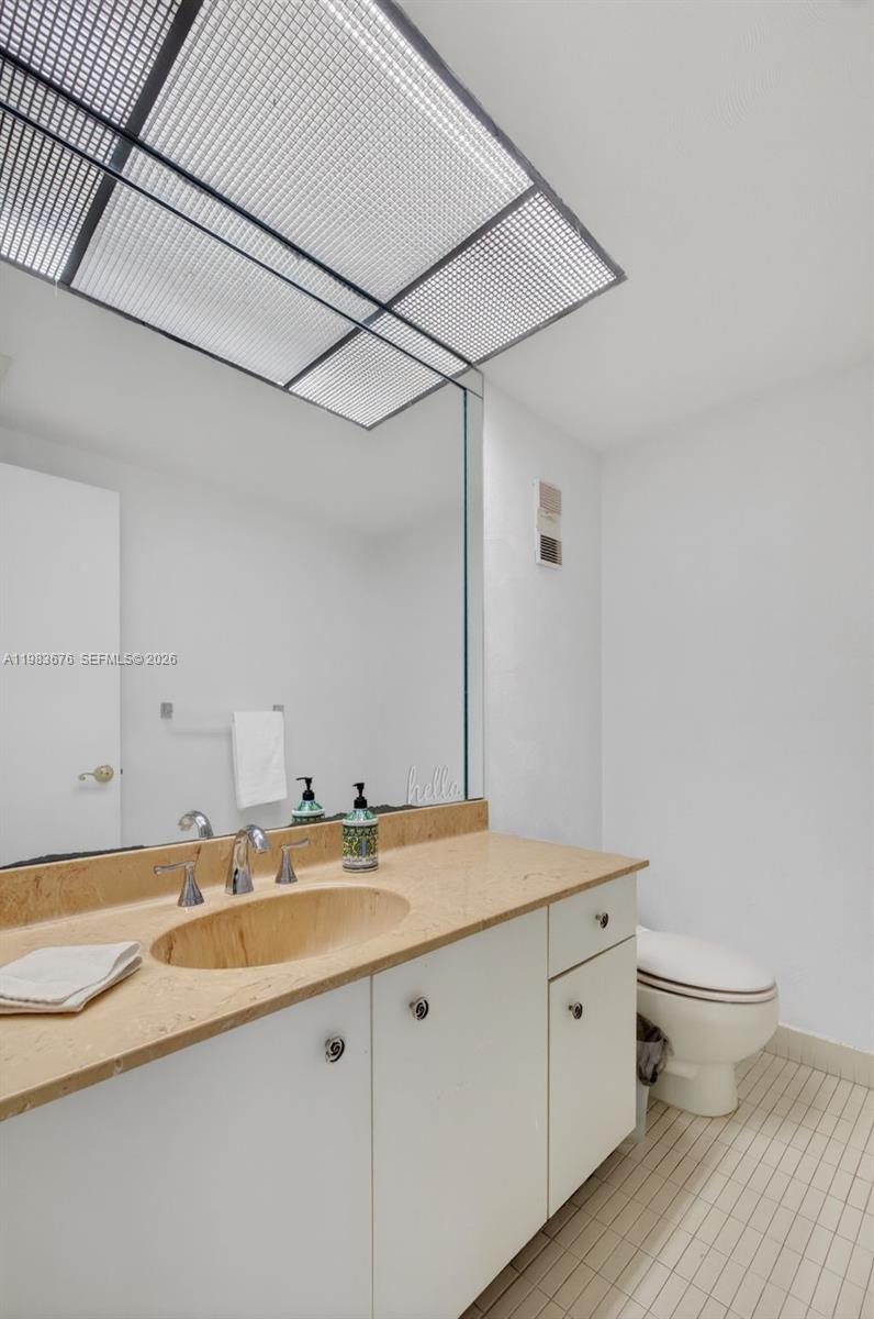 HAMPTONS WEST CONDO - Residential