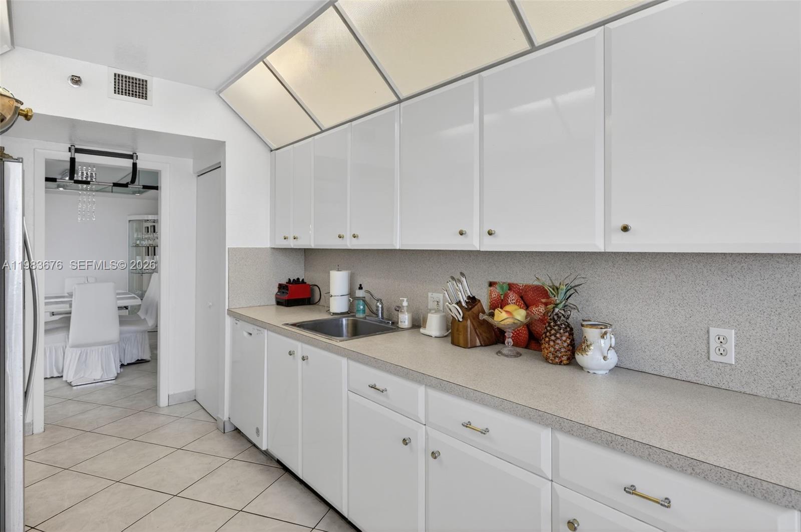 HAMPTONS WEST CONDO - Residential