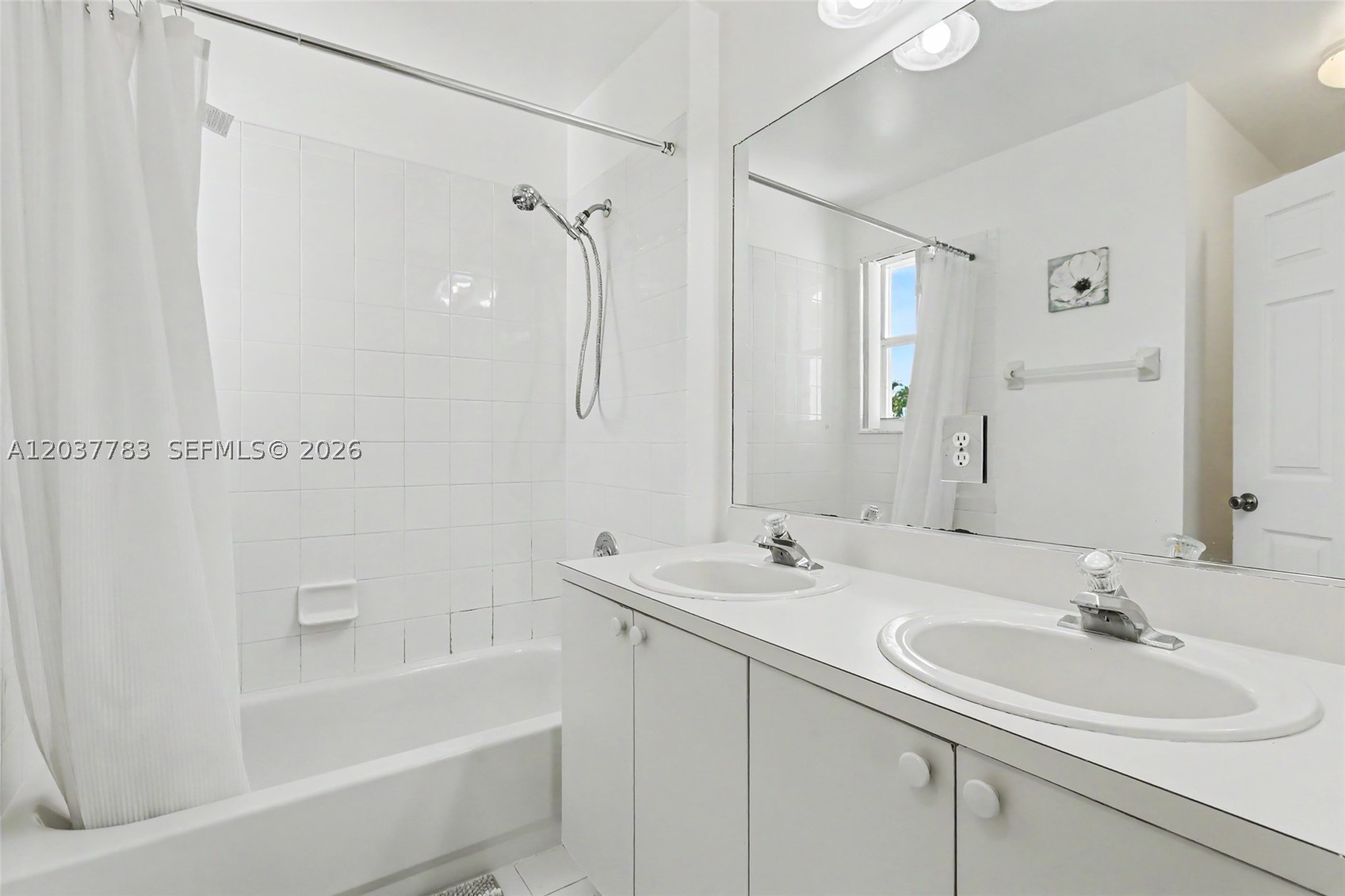SILVER LAKES PHASE III RE - Residential Lease