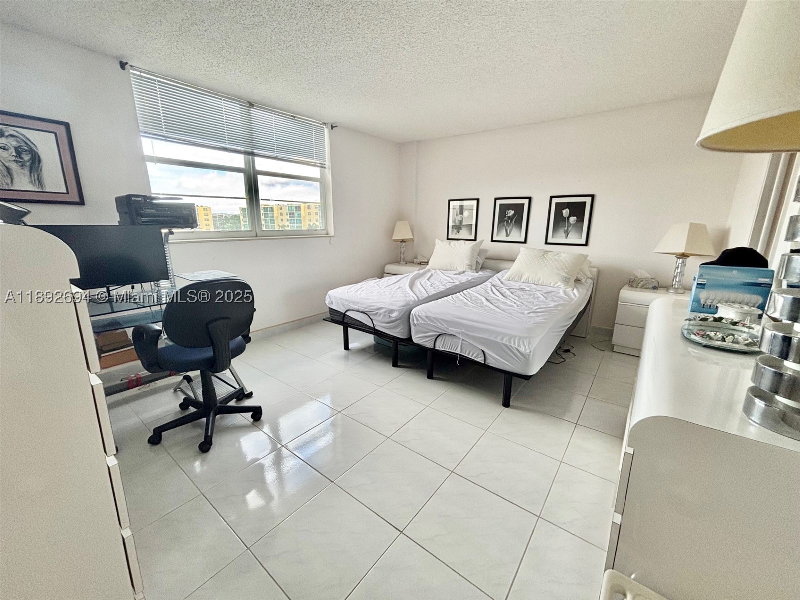 MEADOWBROOK LAKES VIEW CO - Residential
