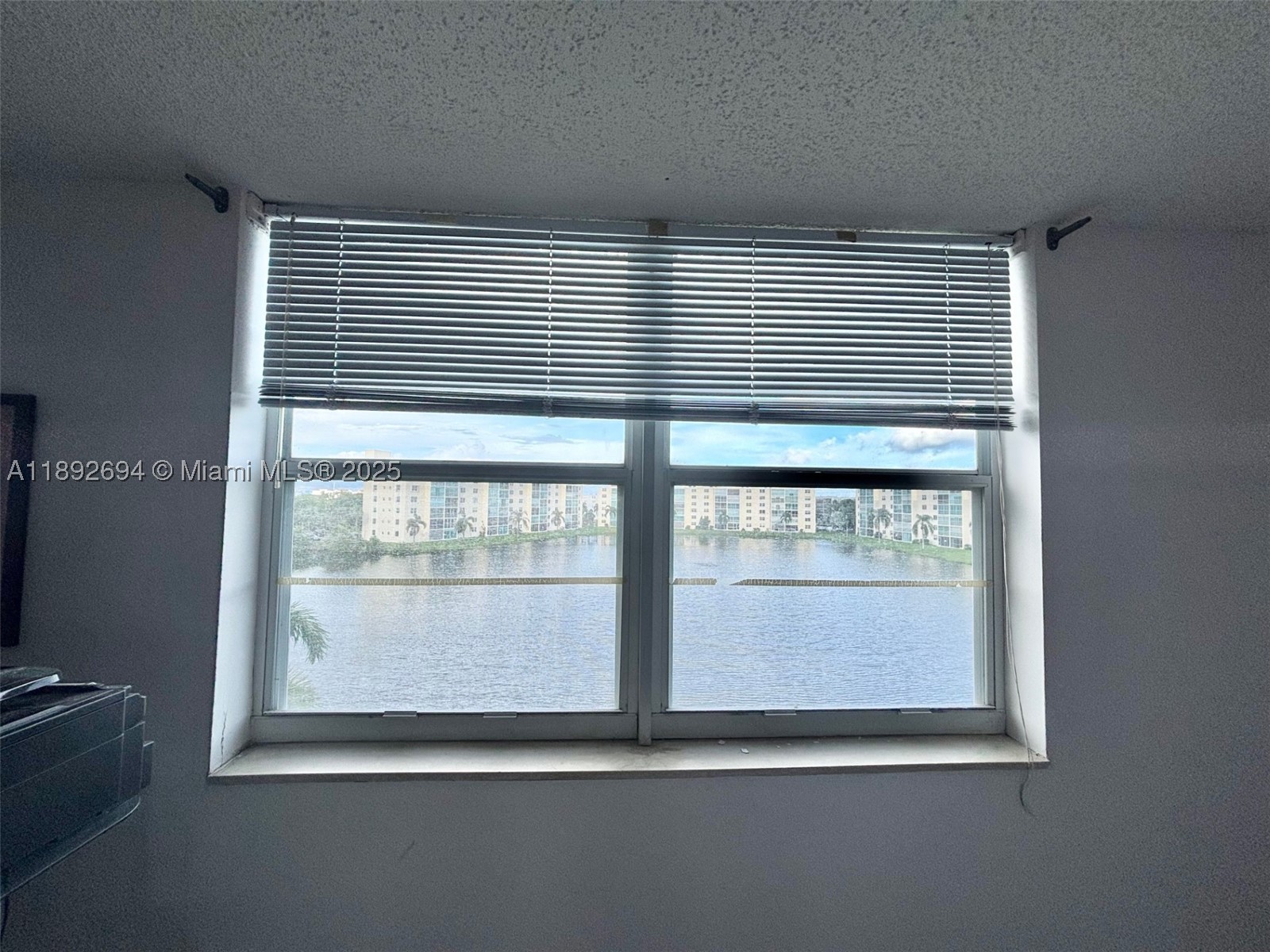 MEADOWBROOK LAKES VIEW CO - Residential