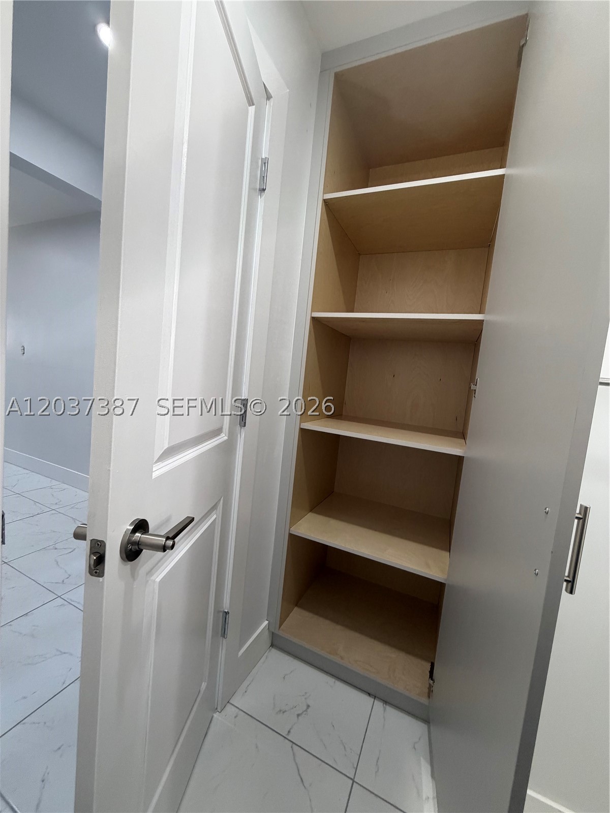 LAUDERDALE - Residential Lease
