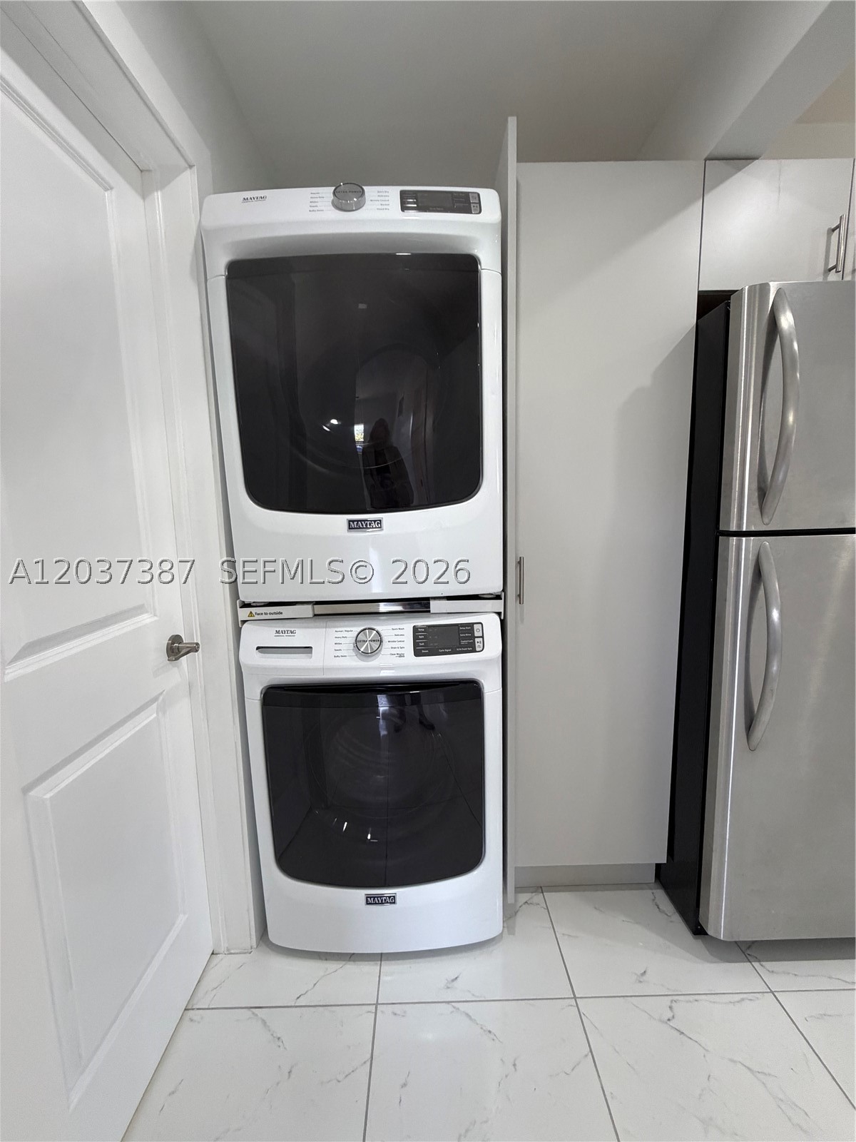 LAUDERDALE - Residential Lease