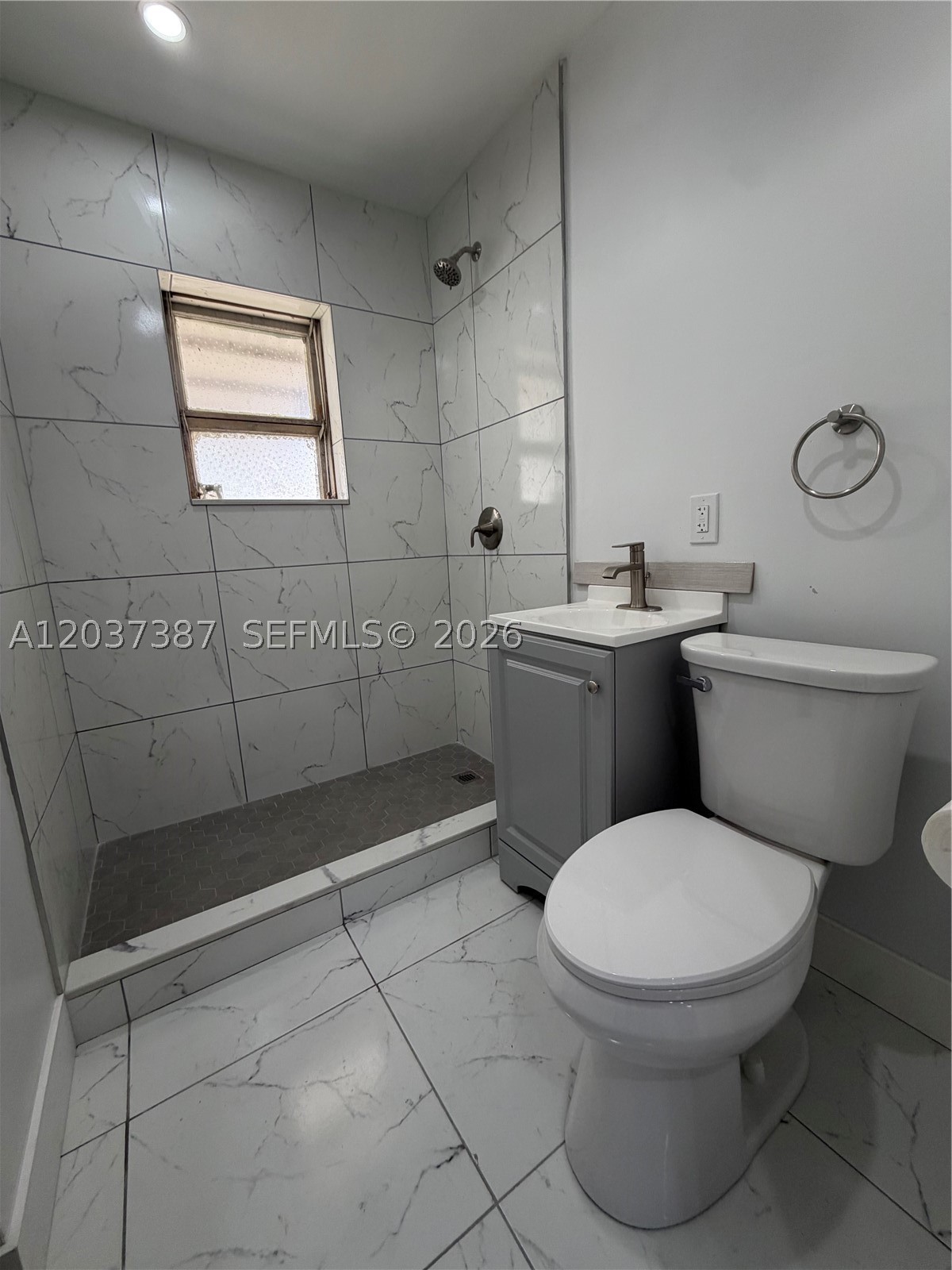 LAUDERDALE - Residential Lease