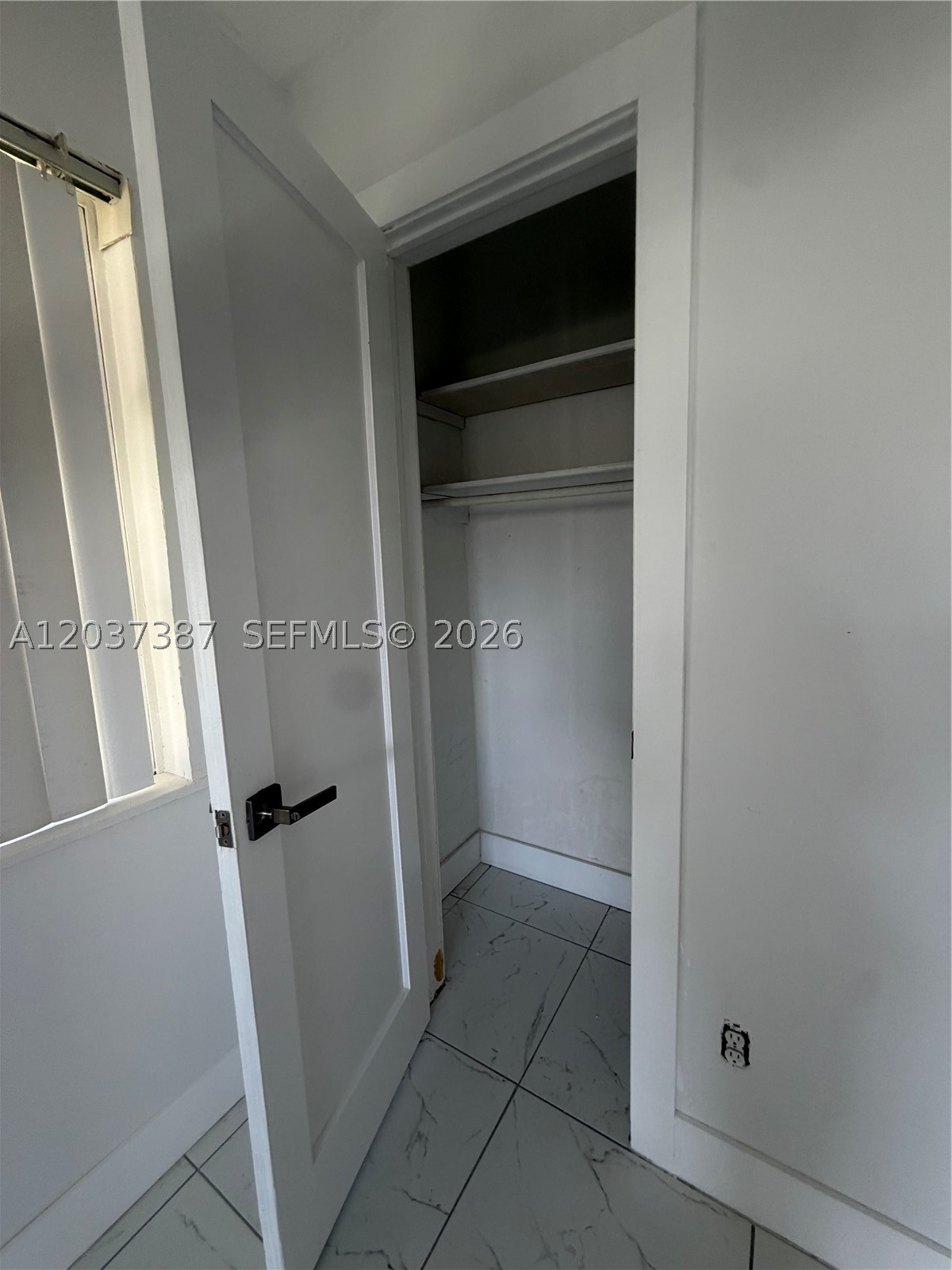 LAUDERDALE - Residential Lease
