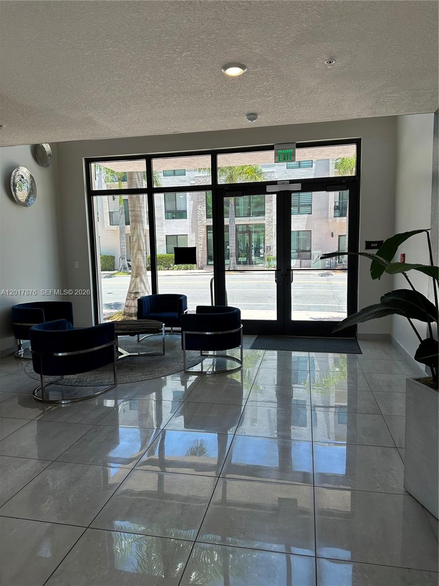 DOWNTOWN DORAL SOUTH PHAS - Residential