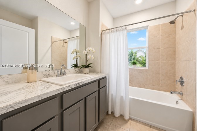 HAMILTON PLACE - Residential