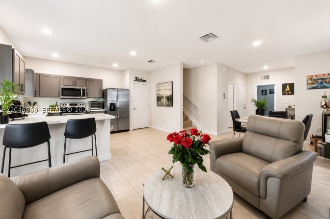 HAMILTON PLACE - Residential