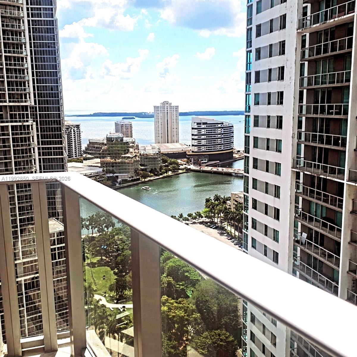 BRICKELL POINT - Residential