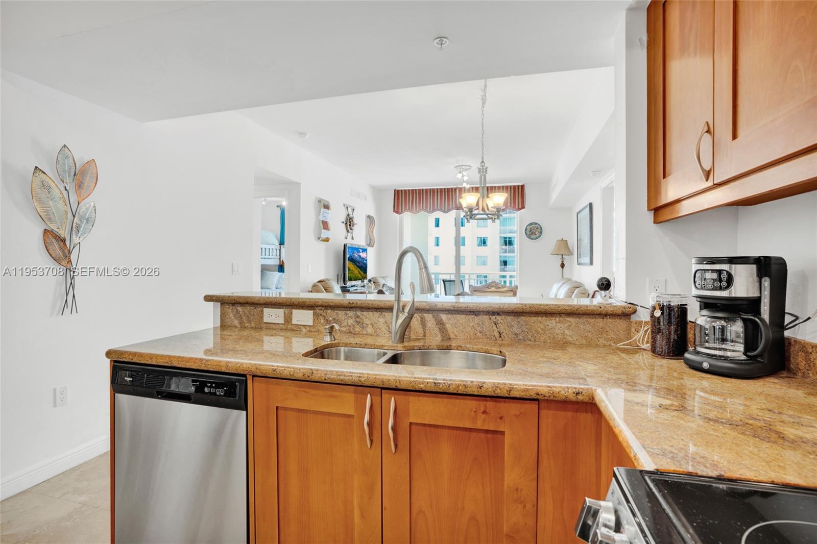 DUO CONDOMINIUM EAST - Residential