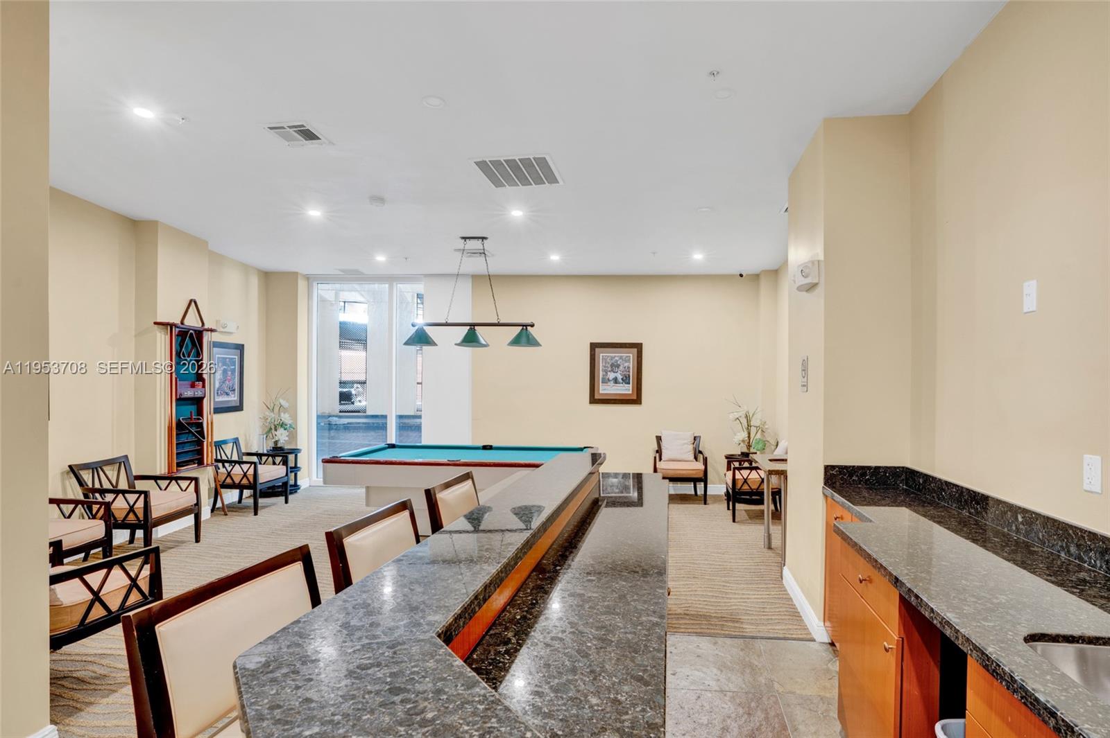DUO CONDOMINIUM EAST - Residential