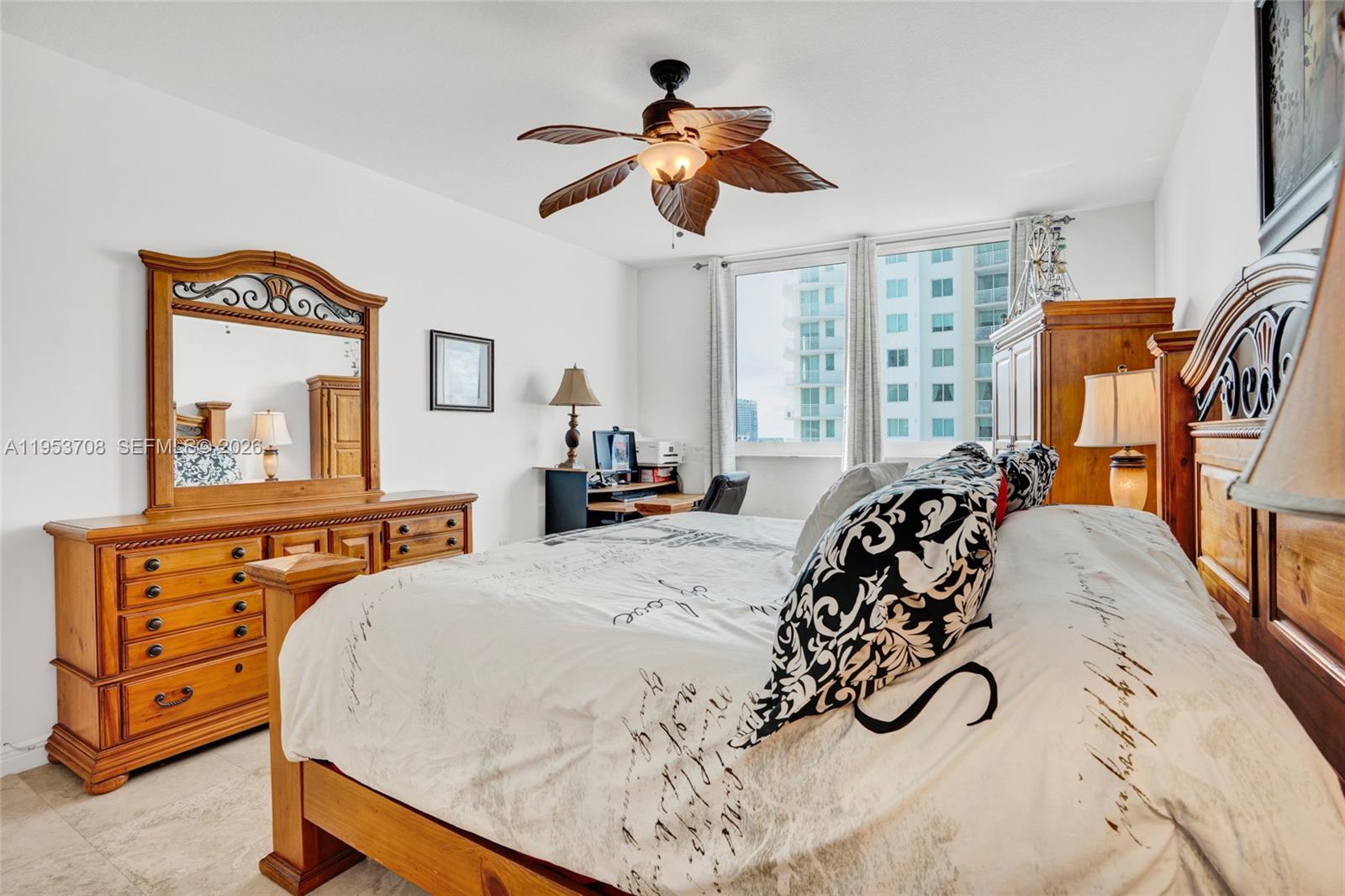 DUO CONDOMINIUM EAST - Residential