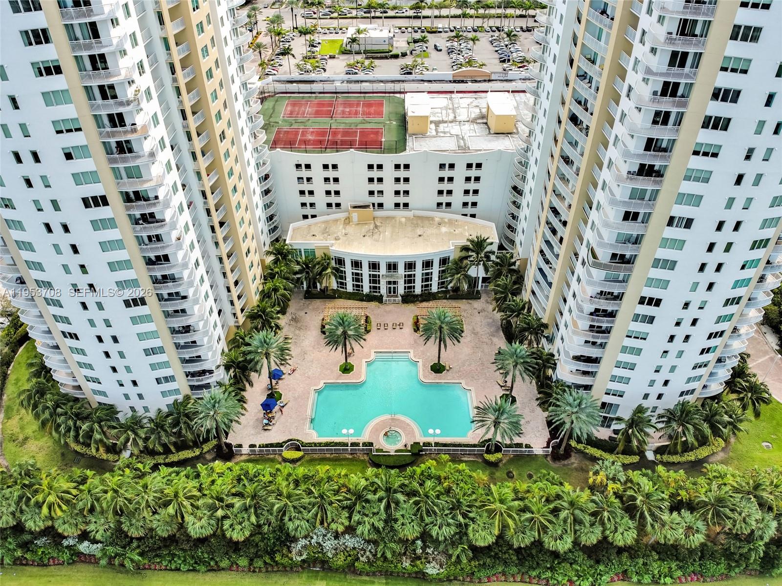 DUO CONDOMINIUM EAST - Residential