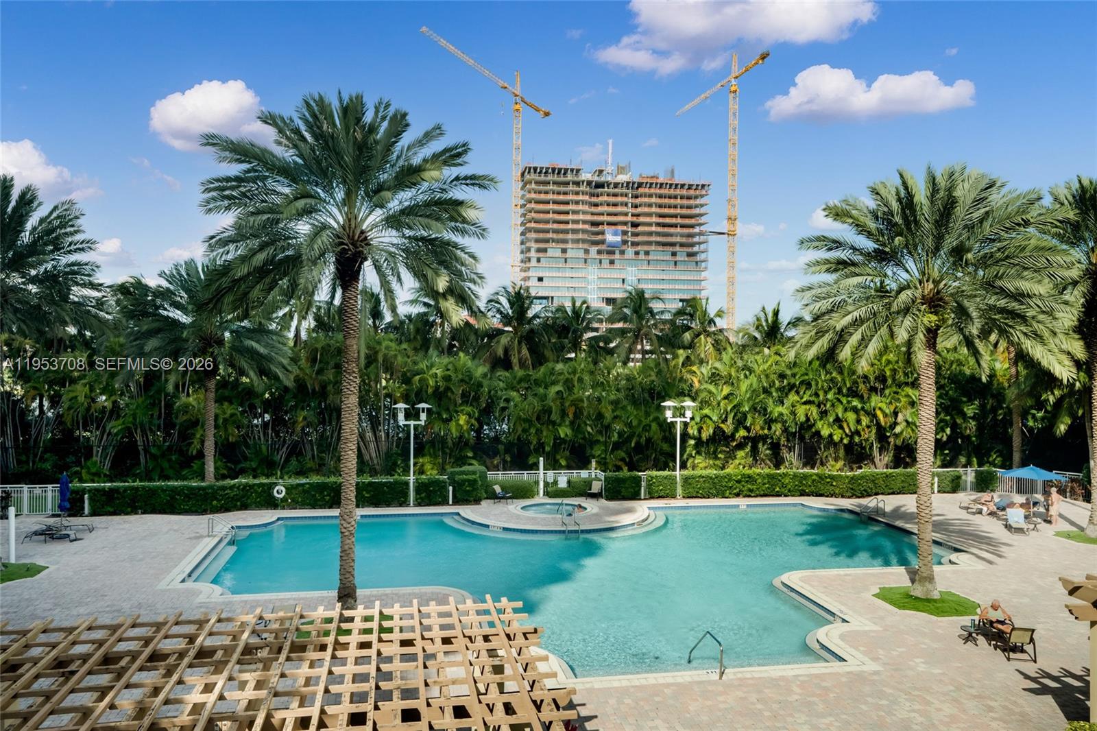 DUO CONDOMINIUM EAST - Residential