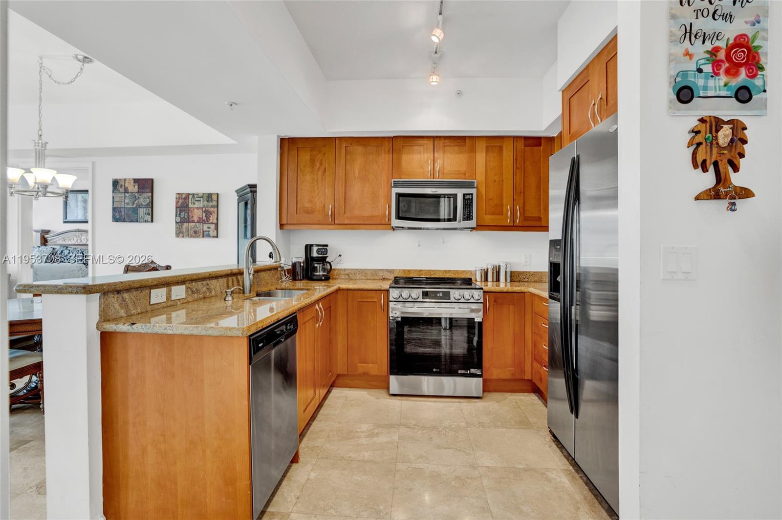 DUO CONDOMINIUM EAST - Residential