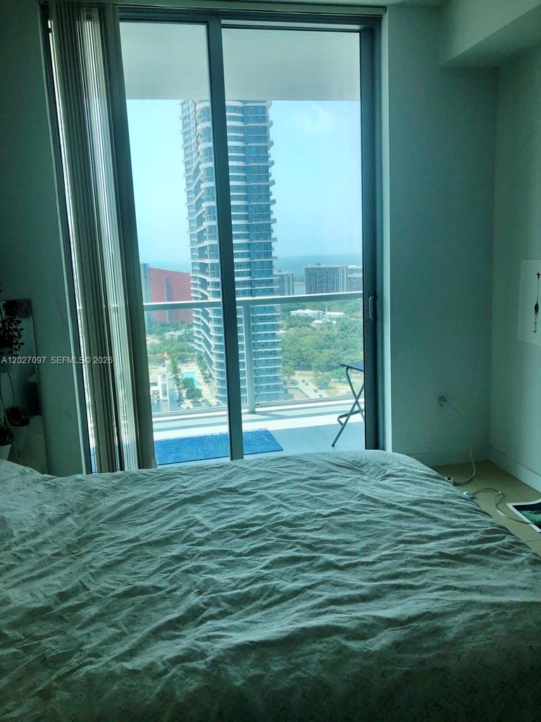 THE AXIS ON BRICKELL II C - Residential Lease
