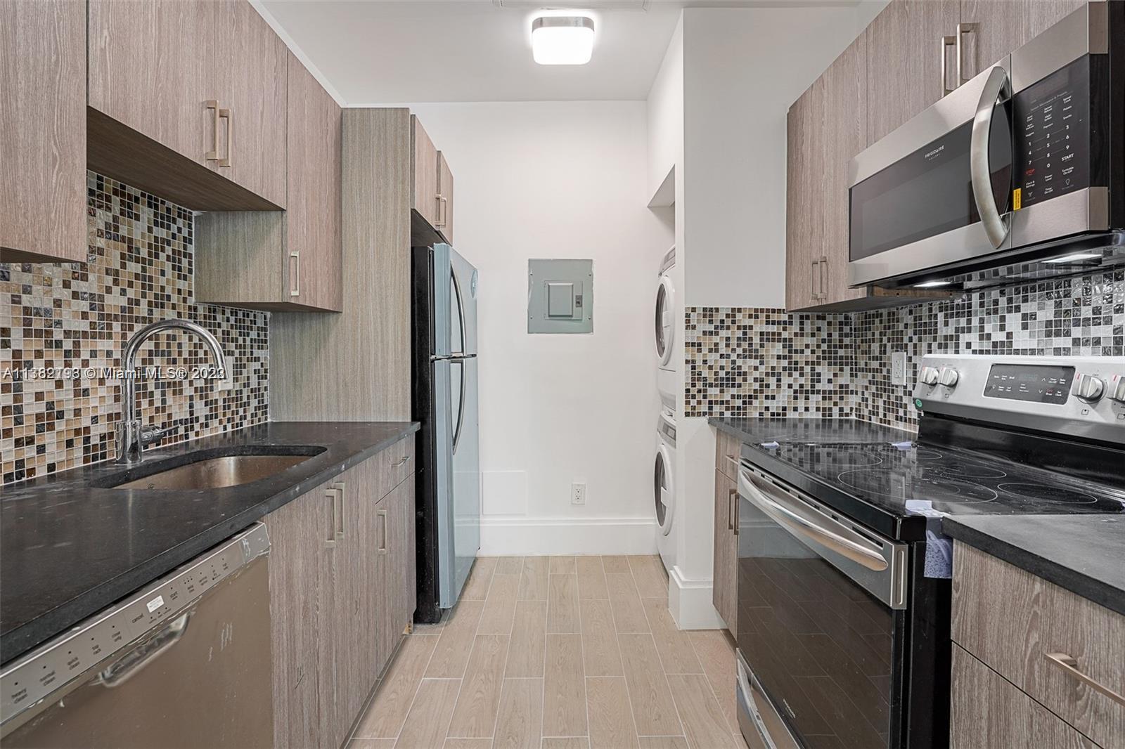 LINCOLN SUB - Residential Lease