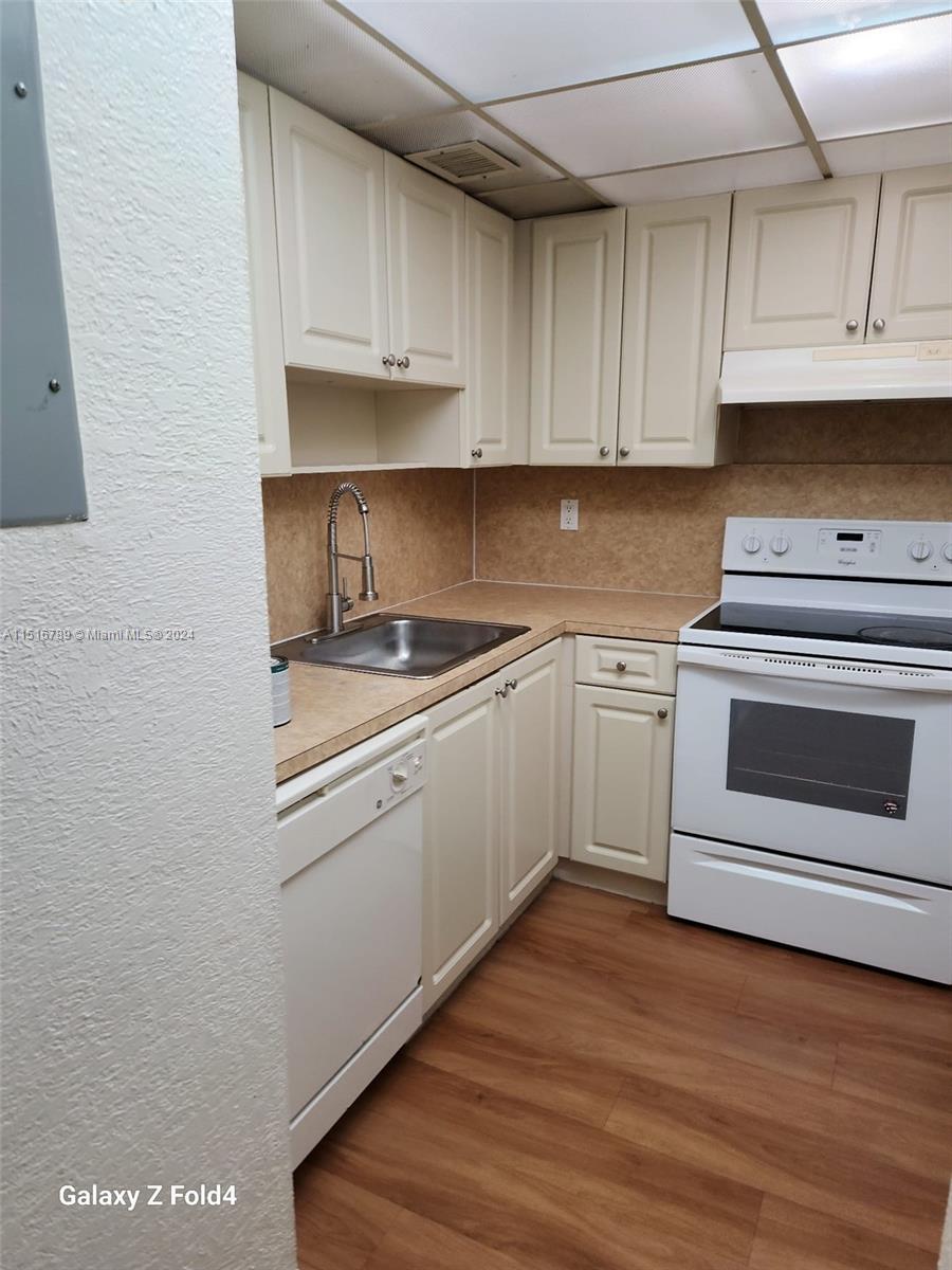 CORAL GATE EAST CONDO - Residential Lease