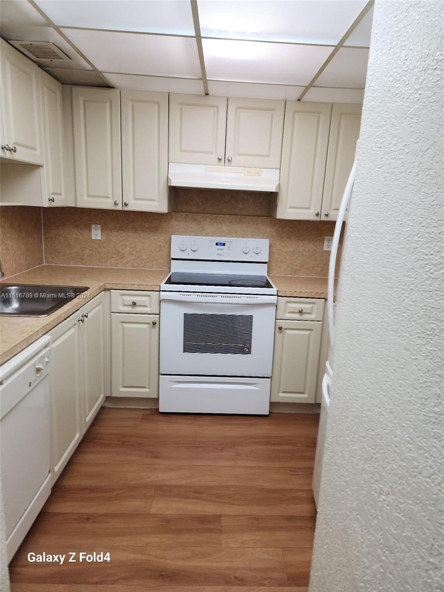 CORAL GATE EAST CONDO - Residential Lease