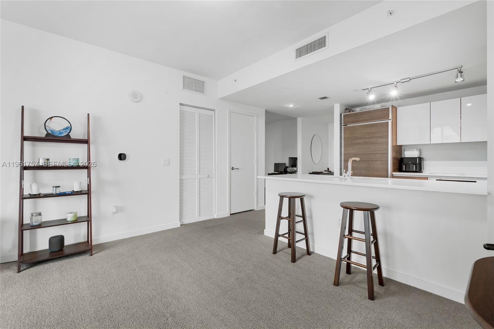1100 MILLECENTO RESIDENCE - Residential