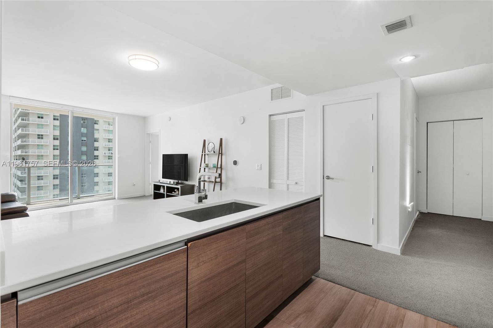 1100 MILLECENTO RESIDENCE - Residential
