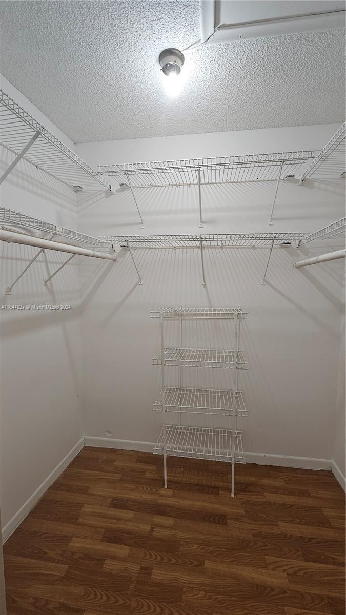 KENDALL LKS E LAKEVIEW TH - Residential Lease
