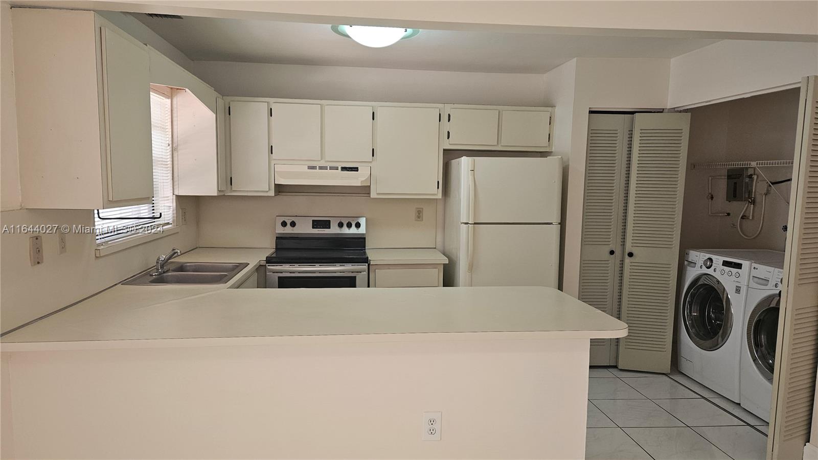 KENDALL LKS E LAKEVIEW TH - Residential Lease