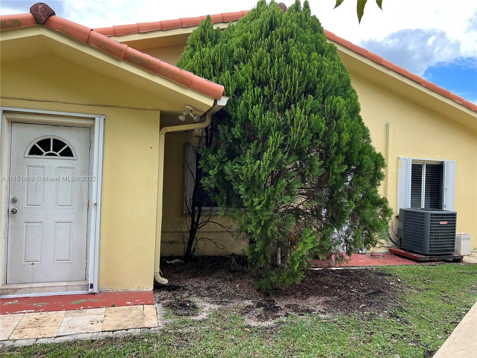 INTERNATIONAL GARDENS SEC - Residential Lease