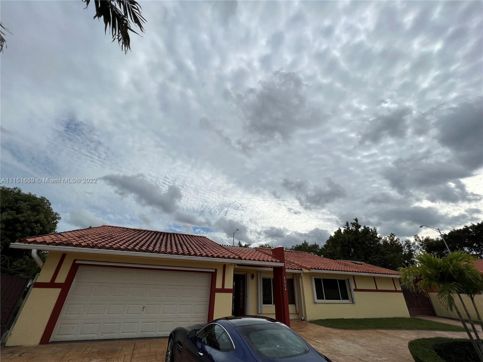 INTERNATIONAL GARDENS SEC - Residential Lease