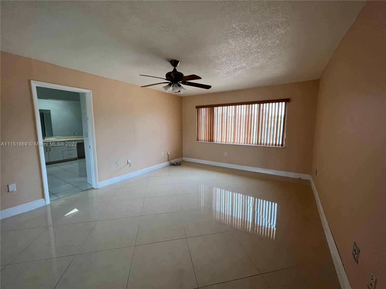 INTERNATIONAL GARDENS SEC - Residential Lease