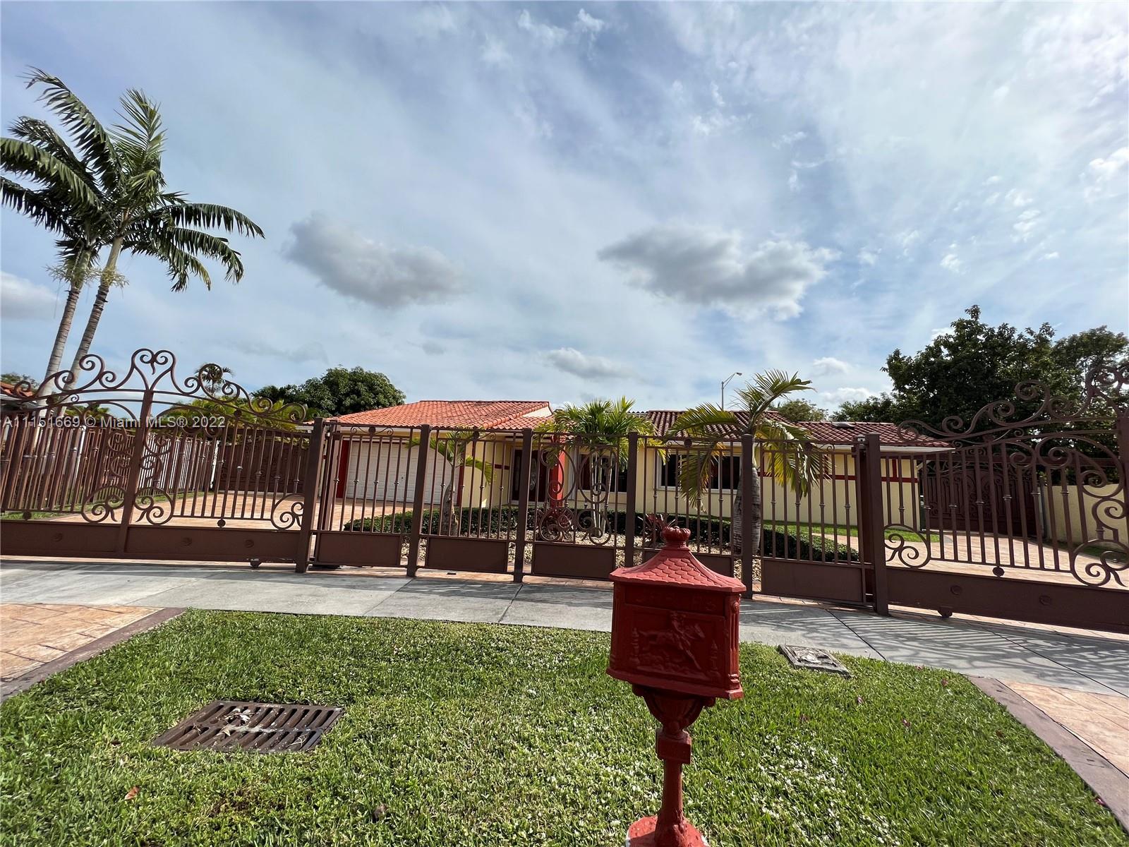 INTERNATIONAL GARDENS SEC - Residential Lease