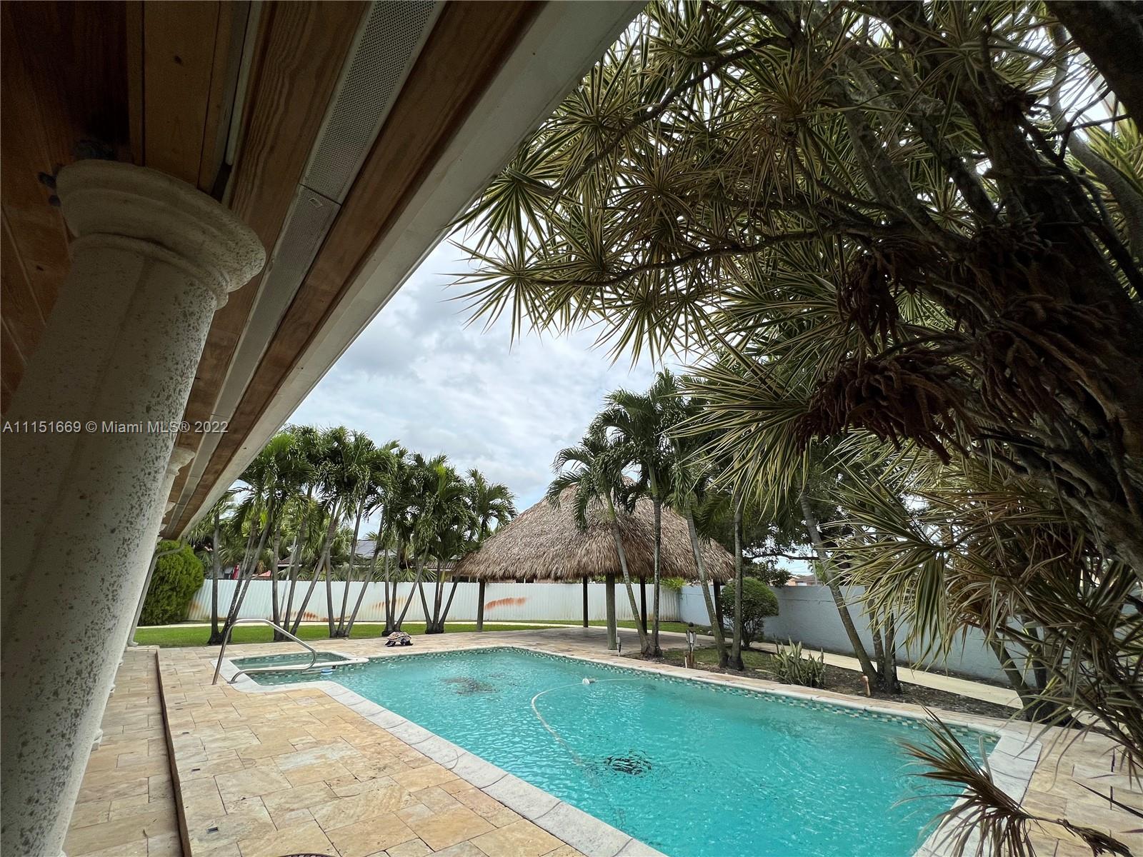 INTERNATIONAL GARDENS SEC - Residential Lease