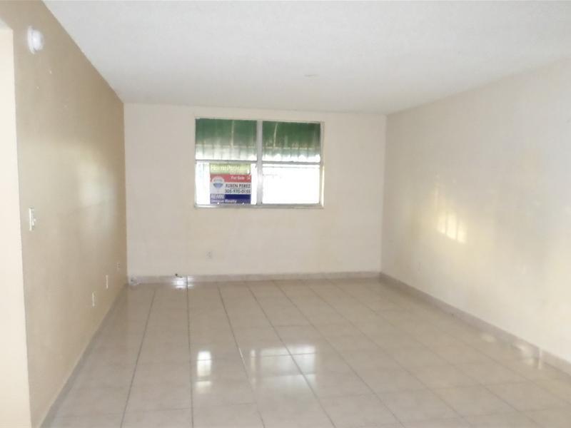 LAS ESTRELLAS CONDO - Residential Lease