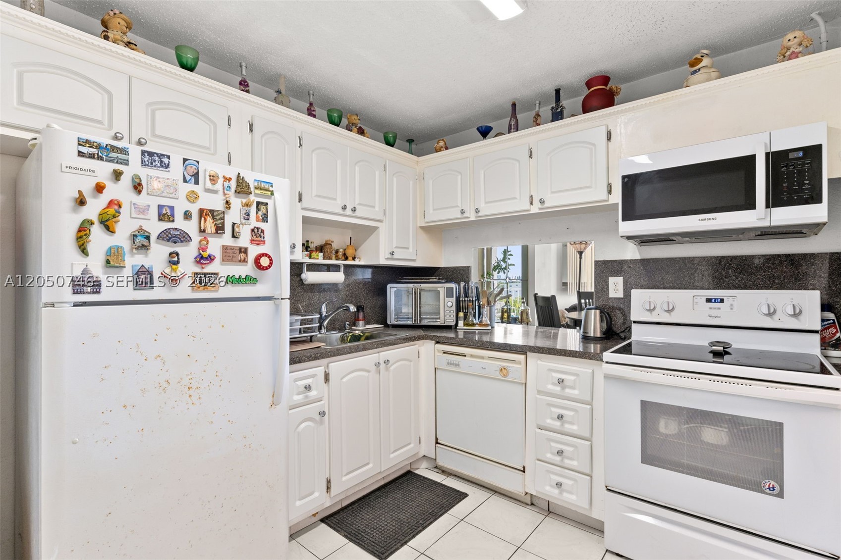 STANTON HOUSE CONDO - Residential Lease