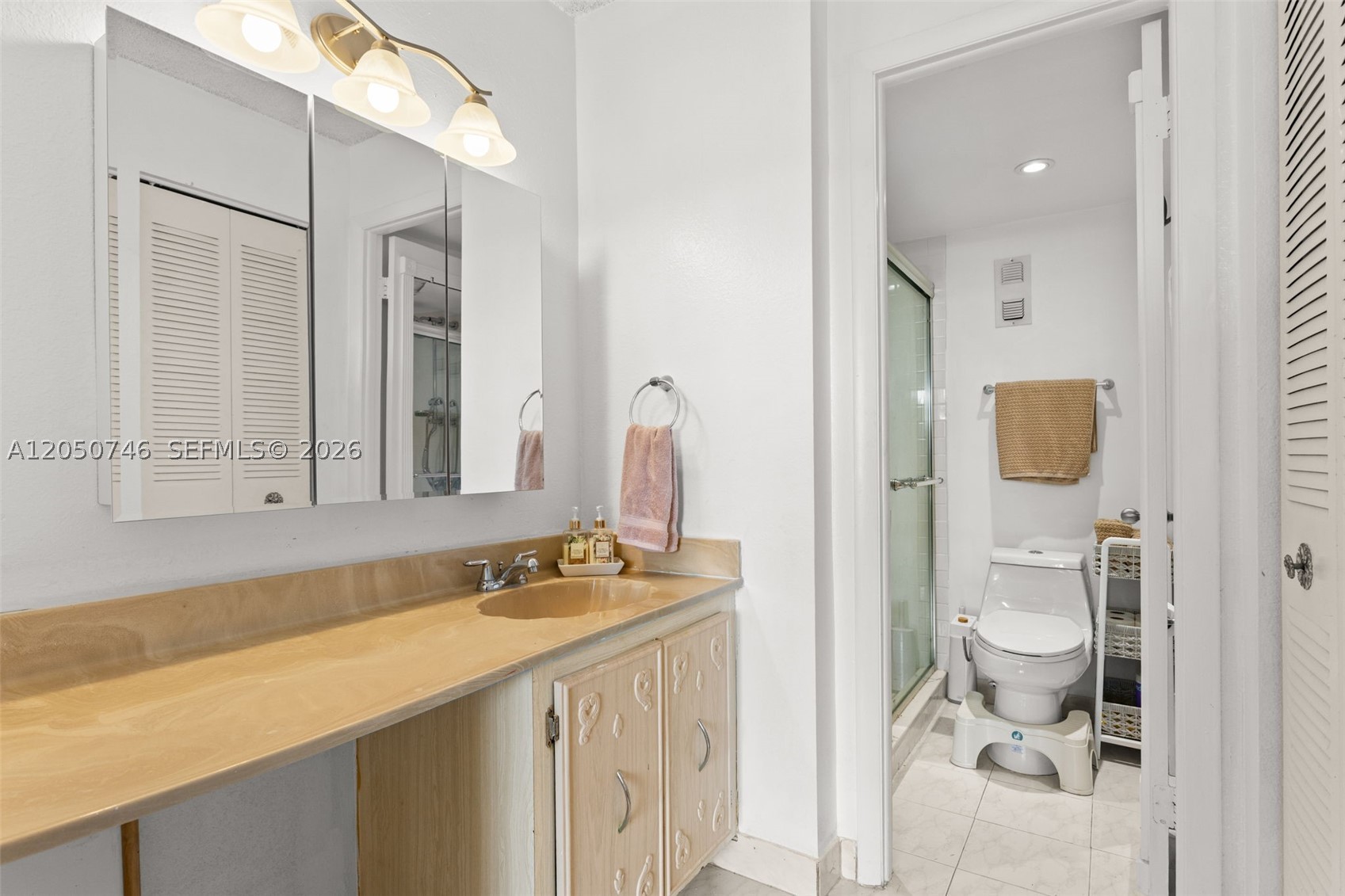 STANTON HOUSE CONDO - Residential Lease