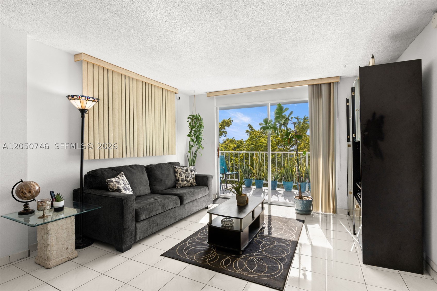 STANTON HOUSE CONDO - Residential Lease