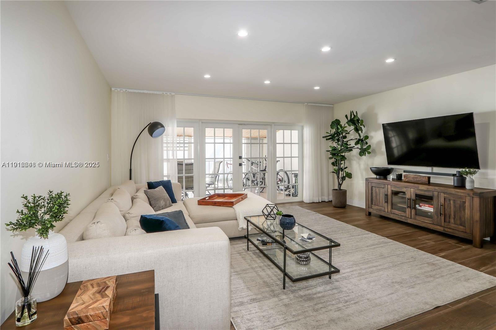MIAMI LAKES WINDMILL GATE - Residential Lease