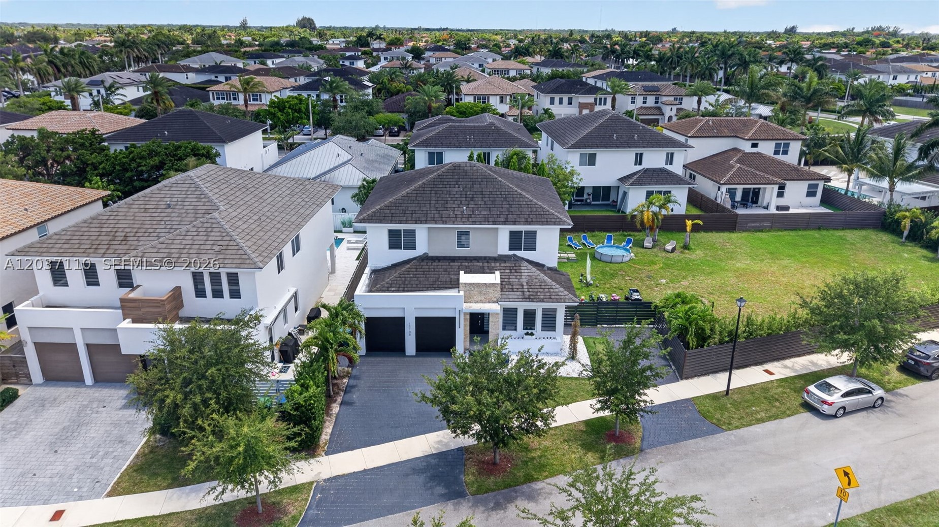 VENETIAN PARC - Residential