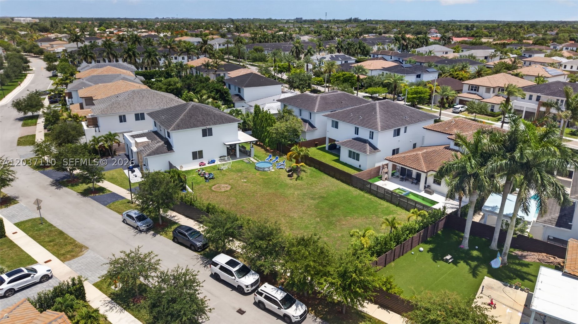 VENETIAN PARC - Residential