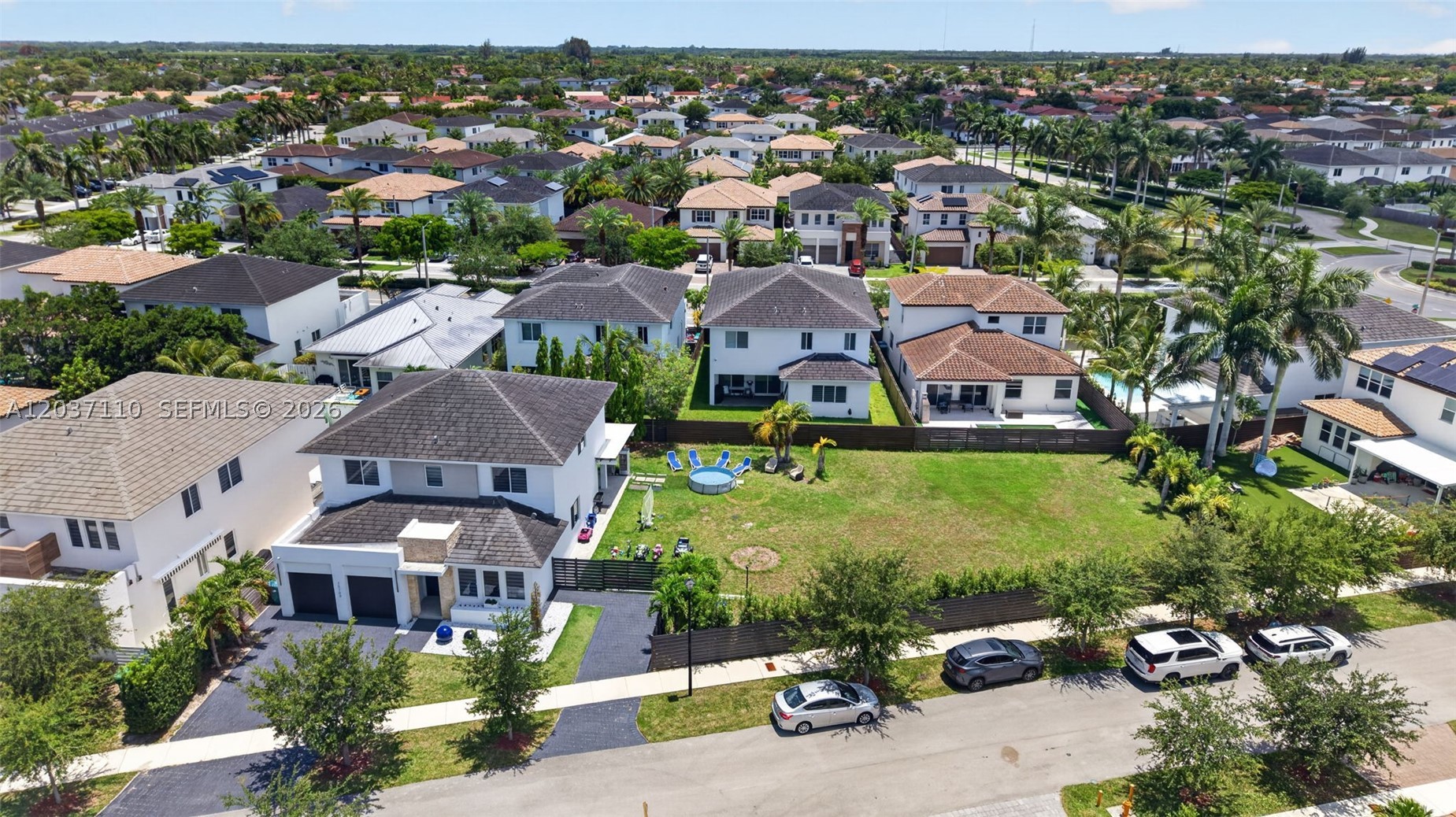 VENETIAN PARC - Residential