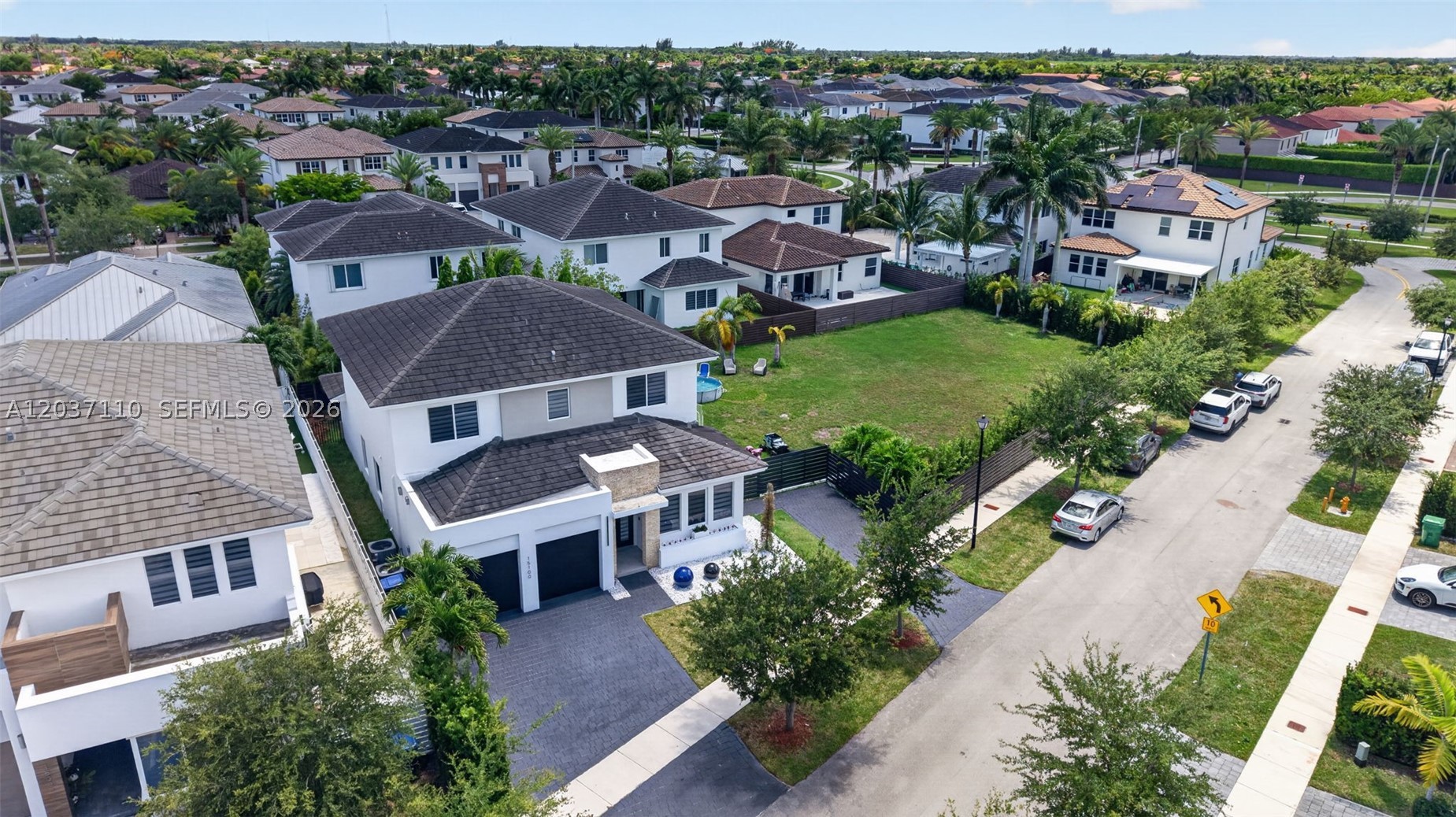 VENETIAN PARC - Residential