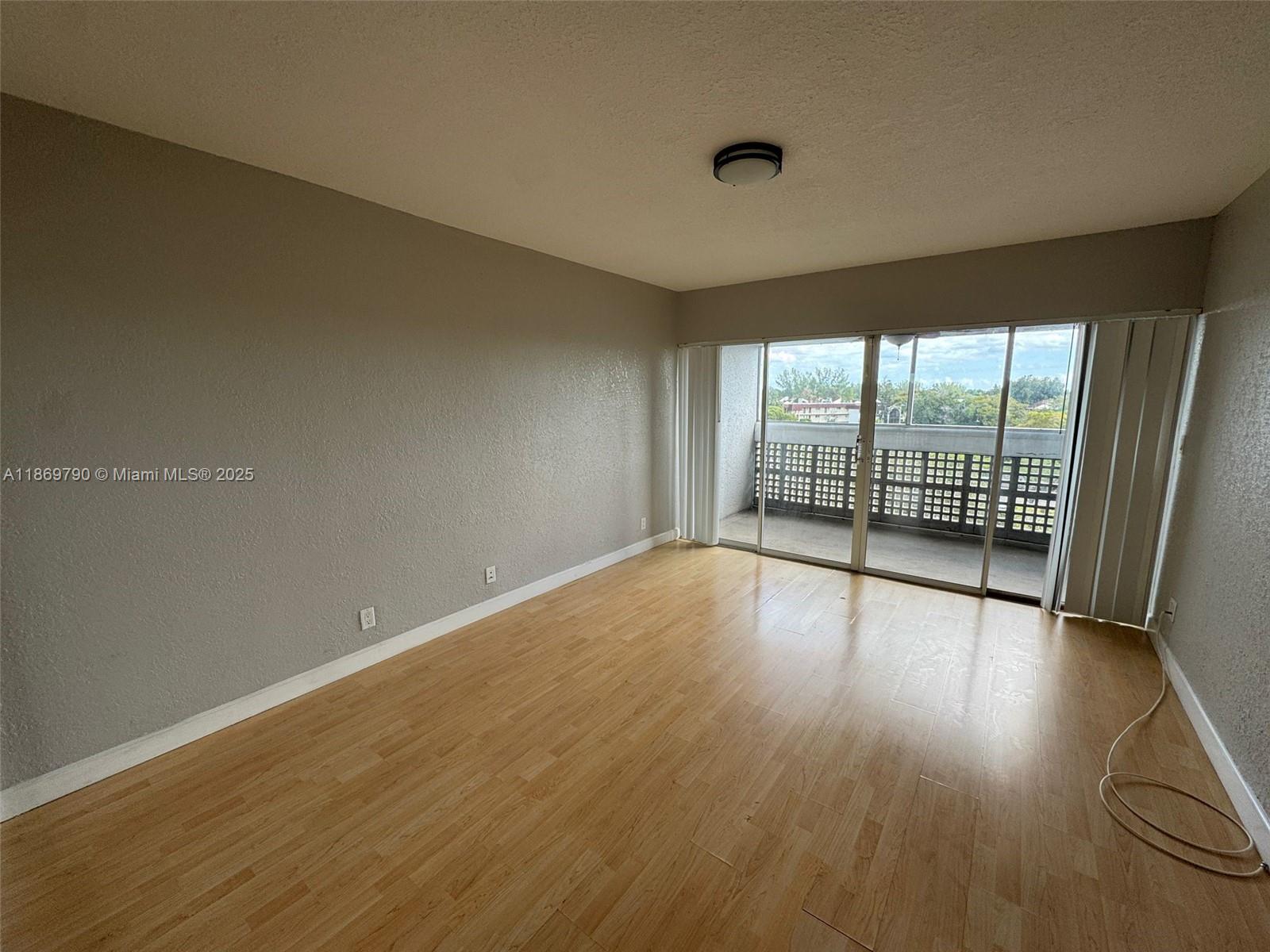 LAKES OF INVERRARY CONDO - Residential Lease