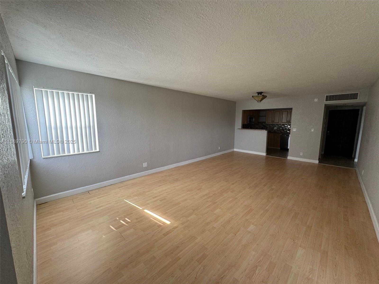 LAKES OF INVERRARY CONDO - Residential Lease