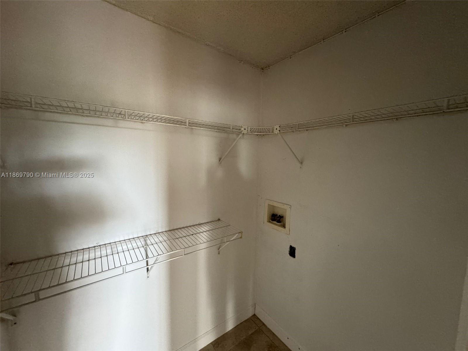 LAKES OF INVERRARY CONDO - Residential Lease